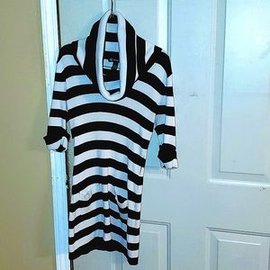Vintage striped dress with pockets in the front